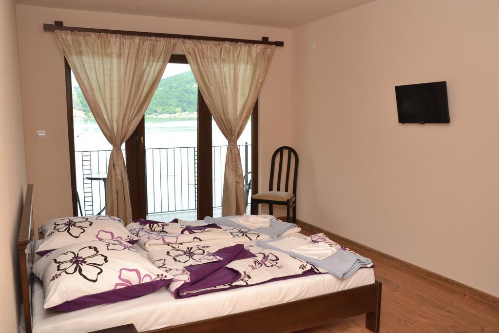 Vila Golful Dunarii Dubova Exterior foto