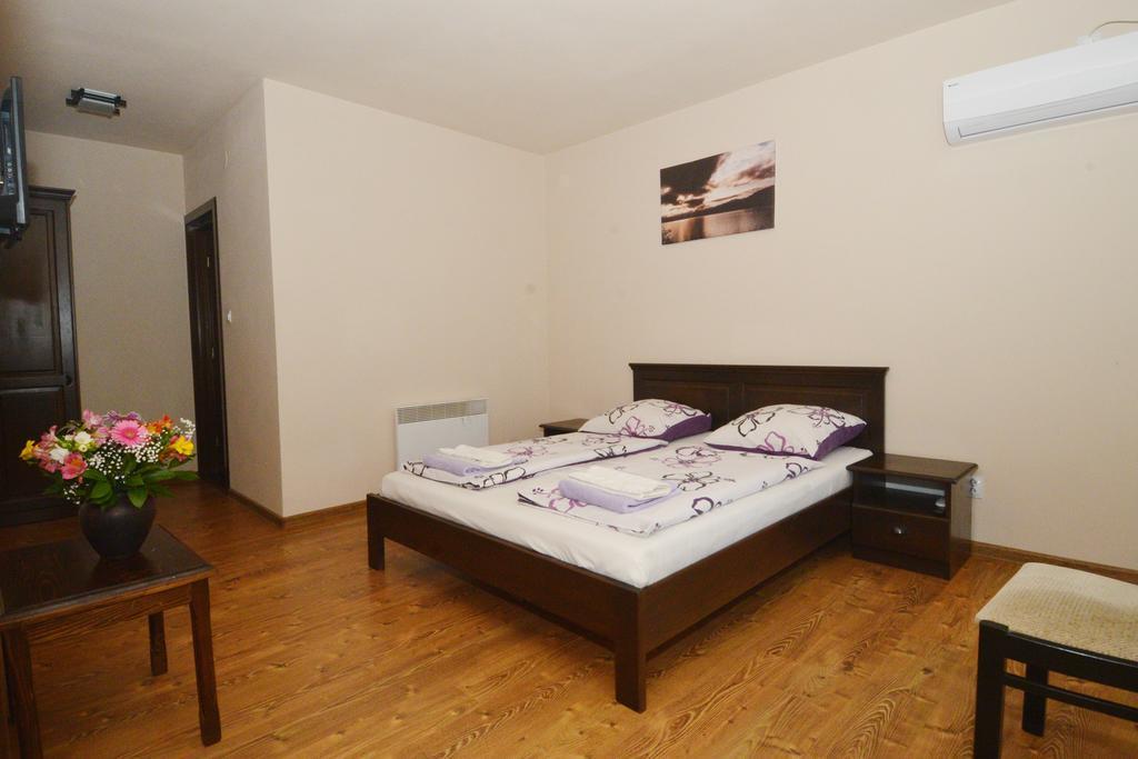 Vila Golful Dunarii Dubova Exterior foto