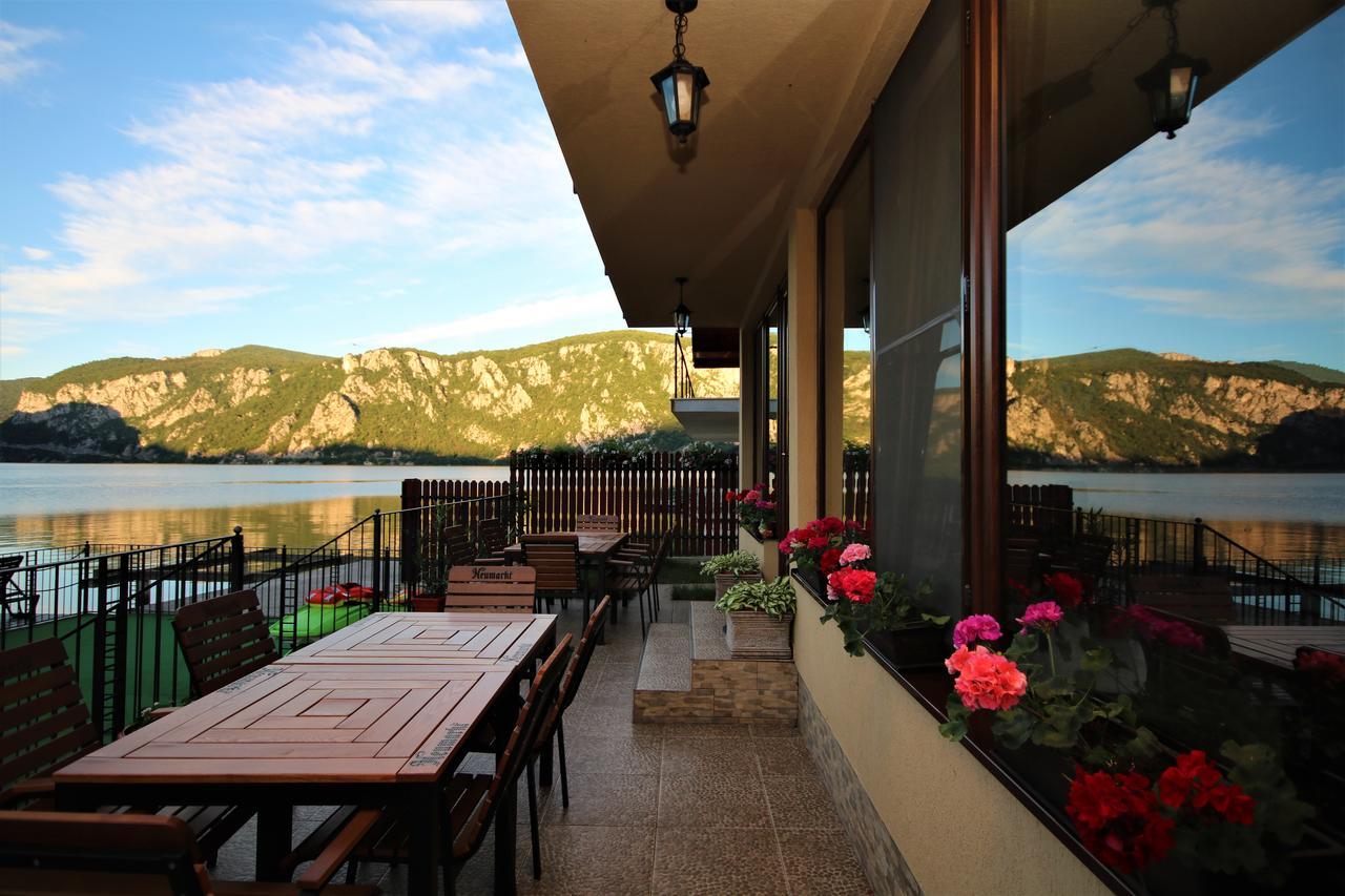 Vila Golful Dunarii Dubova Exterior foto